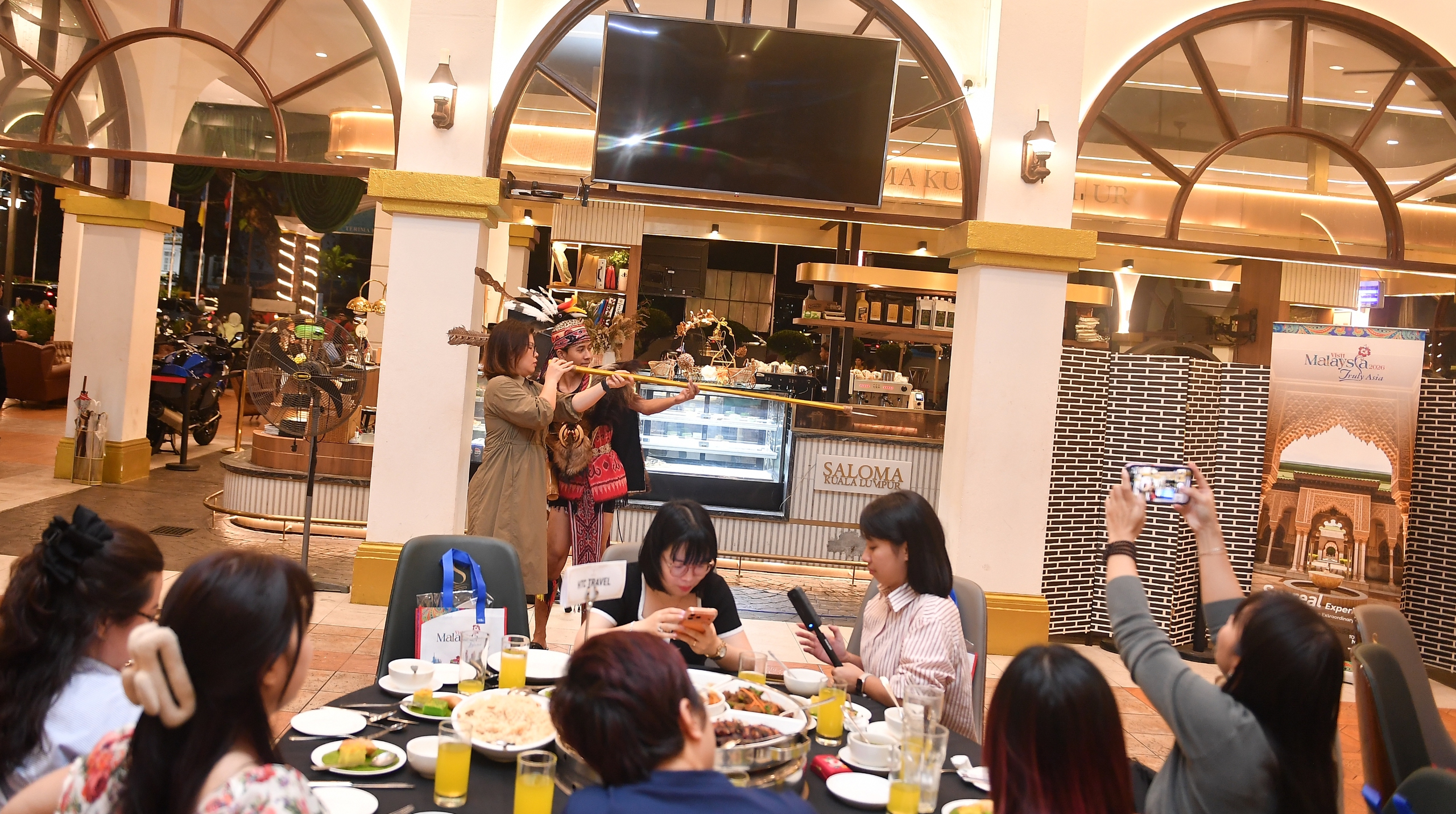 VIDEO: Khám phá căn phòng bí ẩn tại Kuala Lumpur - Ảnh 16.