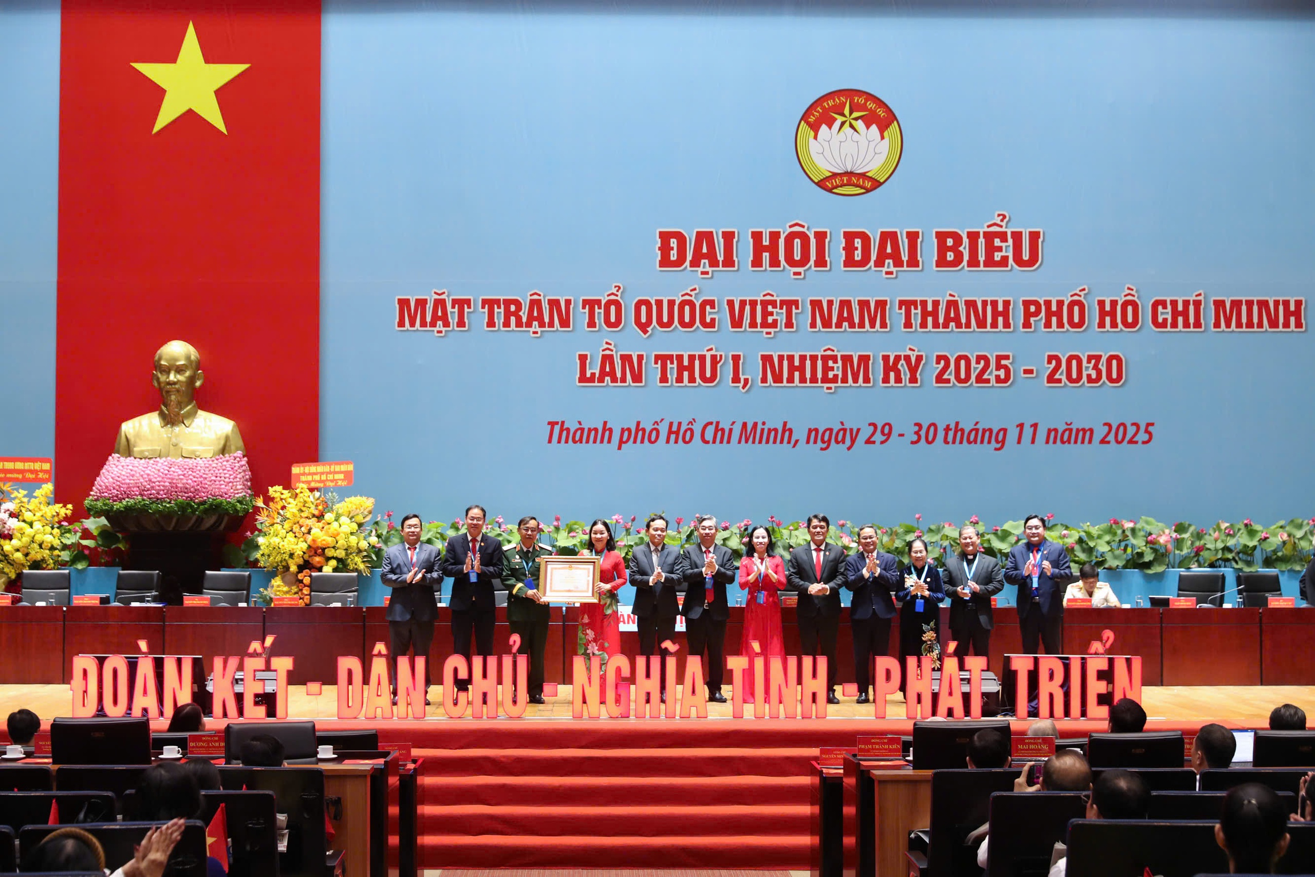 Bế mạc Đại hội MTTQ Việt Nam TPHCM: Quyết tâm thực hiện Nghị quyết nhiệm kỳ 2025 - 2030 - Ảnh 3.