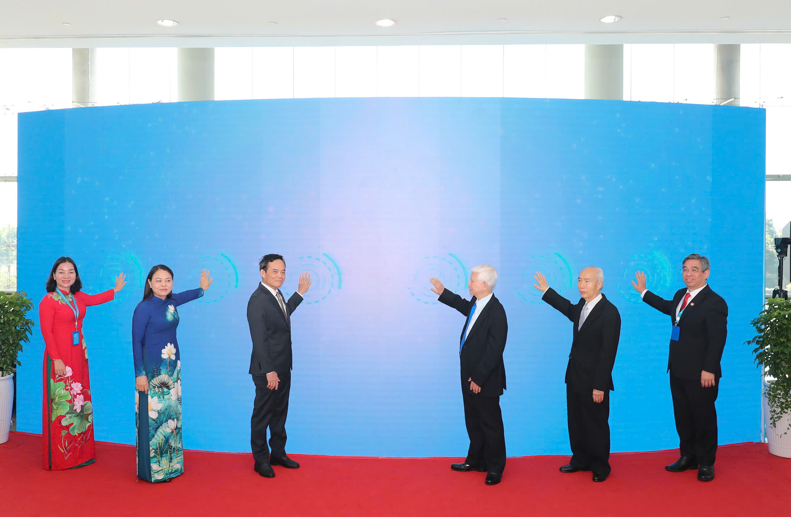 Ra mắt ứng dụng An sinh xã hội số TPHCM với 5 tính năng nổi bật - Ảnh 2. Ra mắt ứng dụng An sinh xã hội số TPHCM với 5 tính năng nổi bật - Ảnh 2.