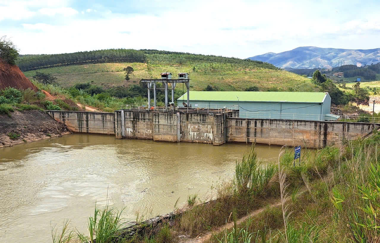 Thủy điện tích nước làm ngập đất sản xuất nhưng "không thiện chí" đền bù cho dân   - Ảnh 1.