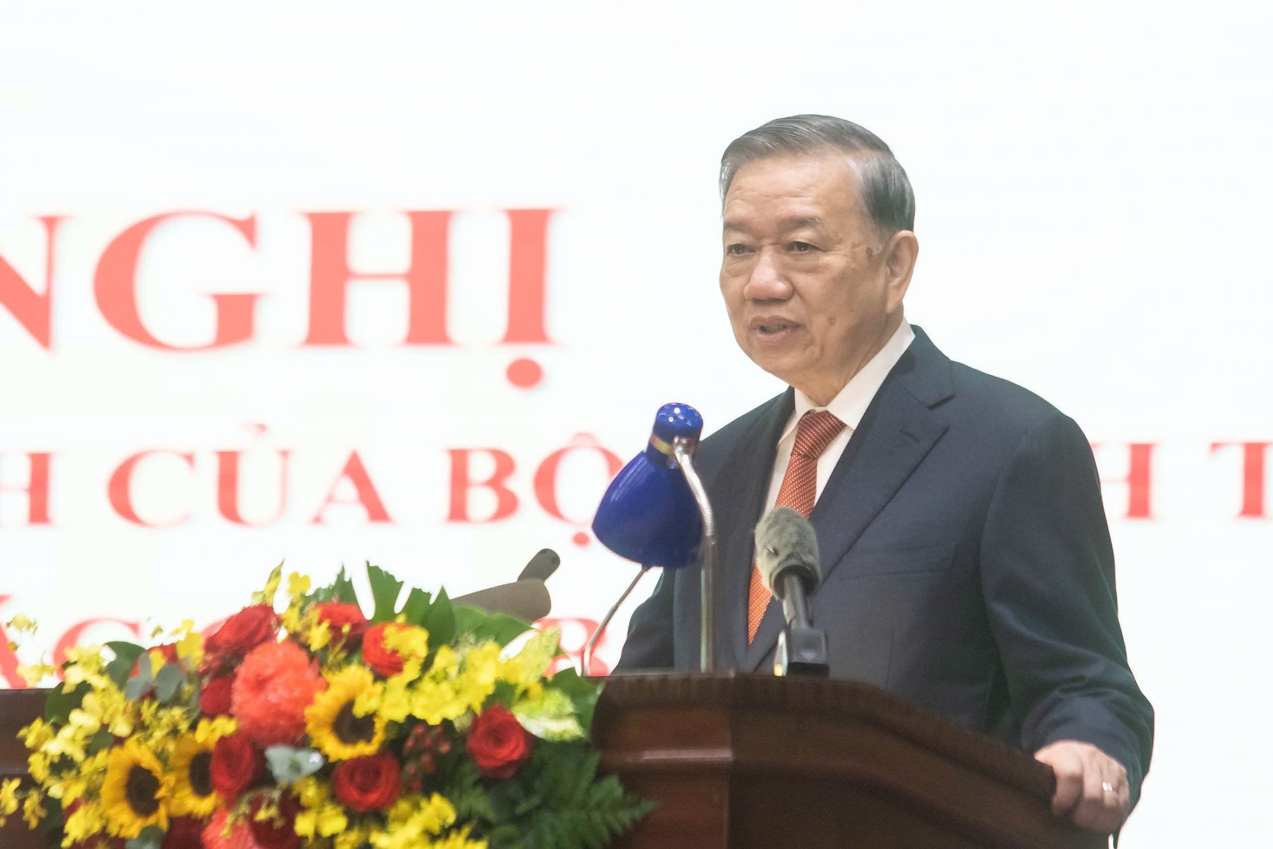 Tân Bí thư Thành ủy TP Hà Nội Nguyễn Duy Ngọc hiến dâng cho sự phát triển Thủ đô - Ảnh 1. Tân Bí thư Thành ủy TP Hà Nội Nguyễn Duy Ngọc hiến dâng cho sự phát triển Thủ đô - Ảnh 1.