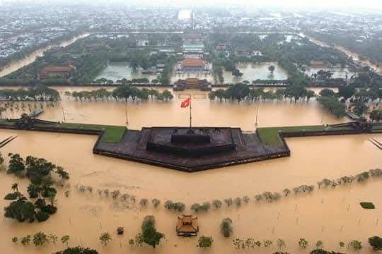 Từ lịch sử trị thủy qua các triều đại tới hành lang thoát lũ dữ ngày nay - Ảnh 1.