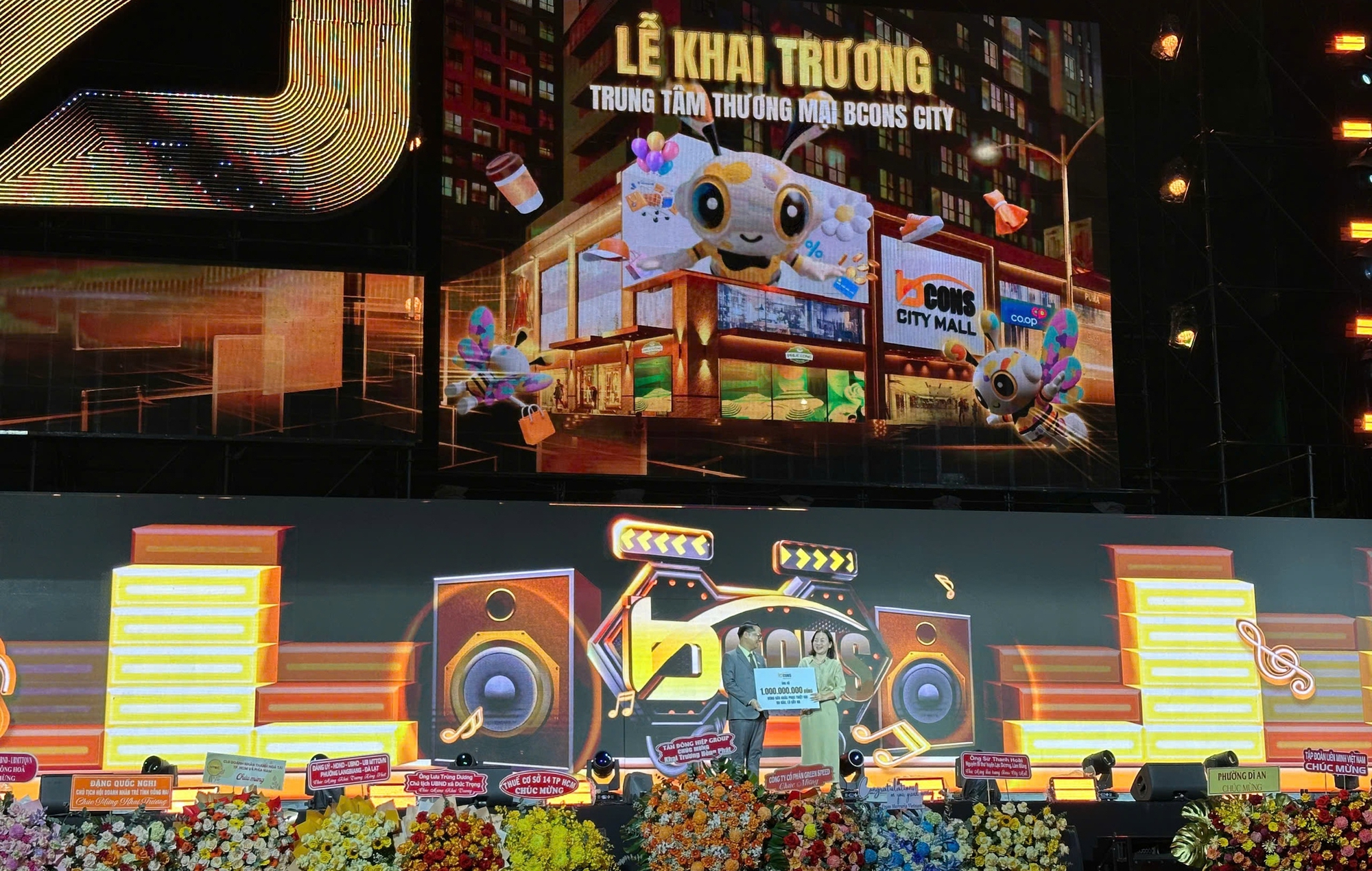 Lãnh đạo TP HCM Tham dự lễ khánh thành Bcons City Mall tại Bình Dương - Ảnh 4.