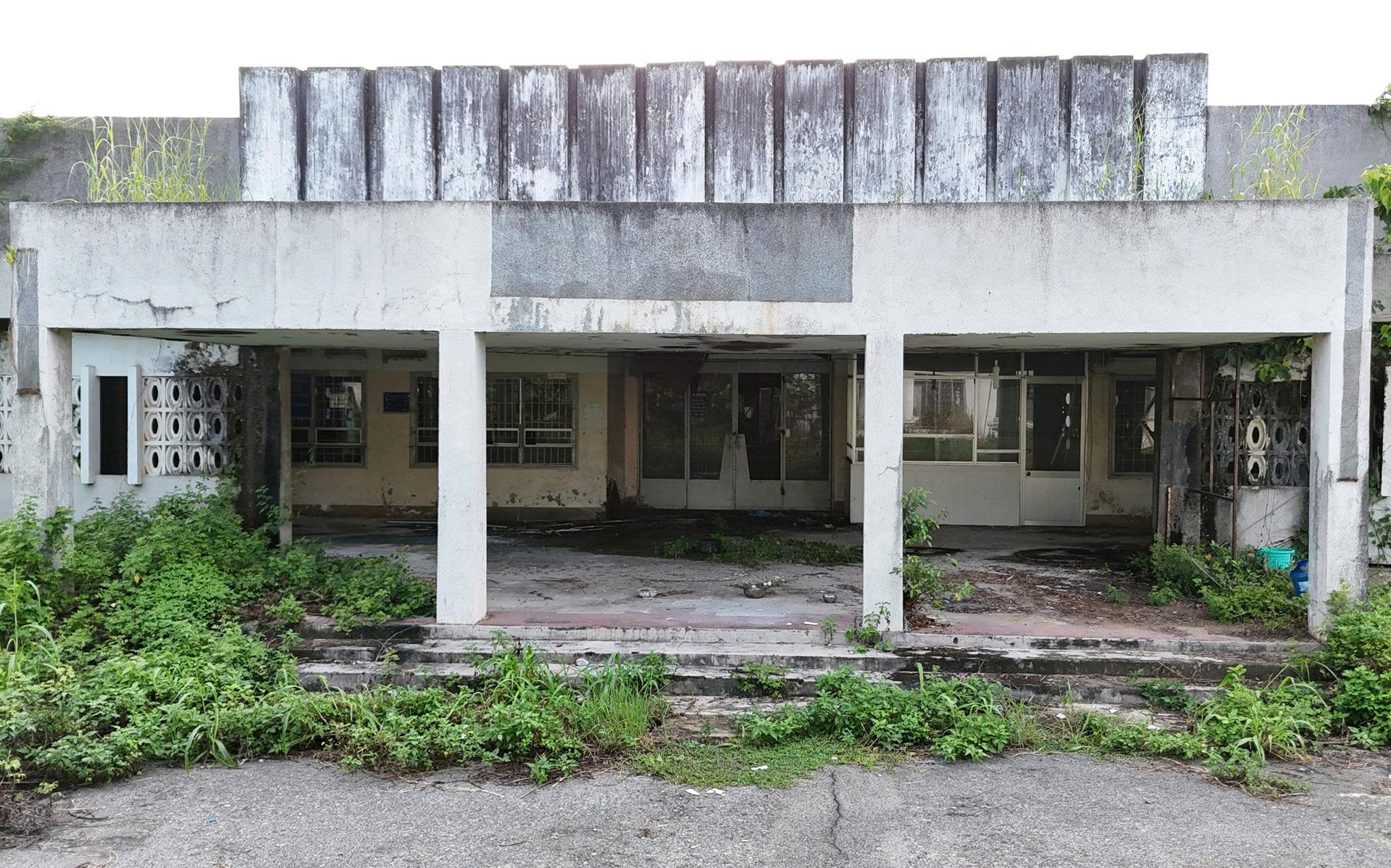 Cận cảnh hai bệnh viện cũ Bà Rịa và Lê Lợi chờ ngày hồi sinh - Ảnh 4.