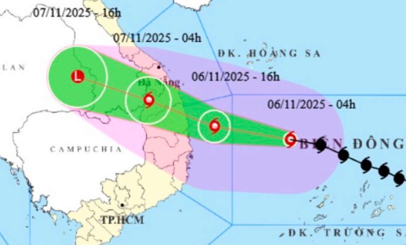 Bão số 13 Kalmaegi ảnh hưởng nghiêm trọng đến TP Đà Nẵng và Đắk Lắk - Ảnh 1. Bão số 13 Kalmaegi ảnh hưởng nghiêm trọng đến TP Đà Nẵng và Đắk Lắk - Ảnh 1.