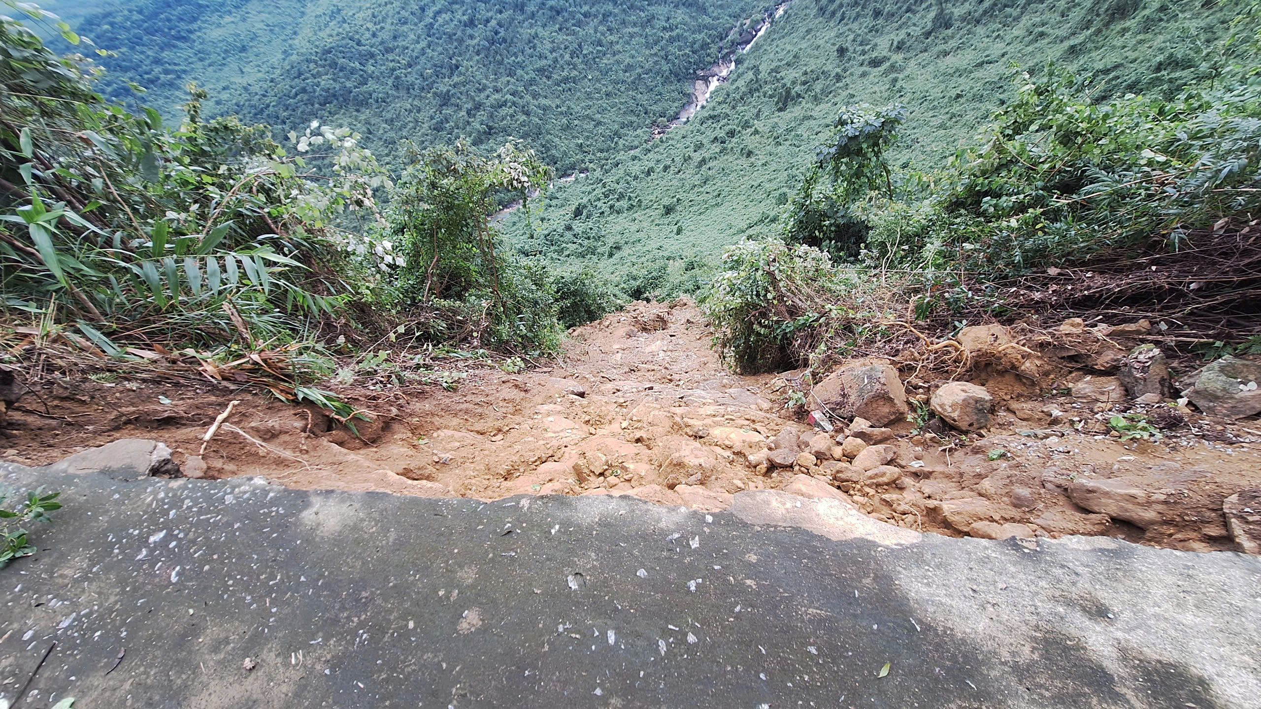 Vườn Quốc gia Bạch Mã ra sau sao đợt mưa kỷ lục đứng thứ 2 thế giới? - Ảnh 9.