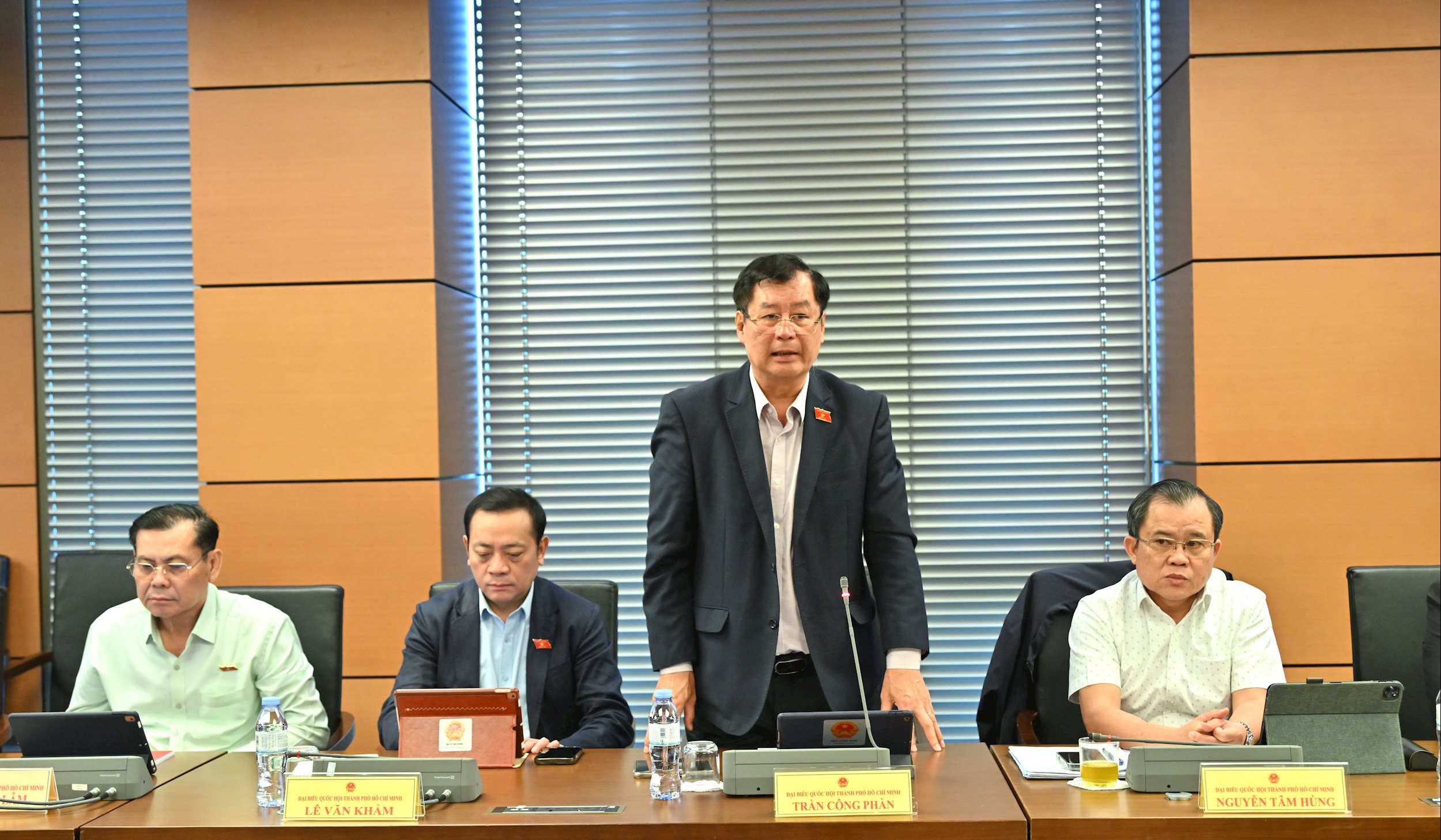 Người nước ngòai làm giám đốc doanh nghiệp nhà nước có phải kê khai tài sản không? - Ảnh 1. Người nước ngòai làm giám đốc doanh nghiệp nhà nước có phải kê khai tài sản không? - Ảnh 1.