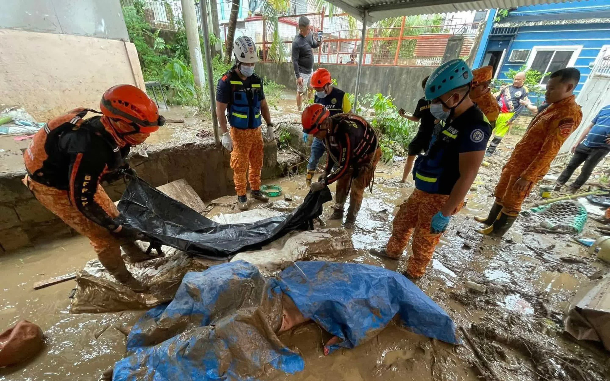 Bão Kalmaegi mạnh lên cấp 14 giật cấp 17 khi vào Biển Đông - Ảnh 2. Bão Kalmaegi mạnh lên cấp 14 giật cấp 17 khi vào Biển Đông - Ảnh 2.