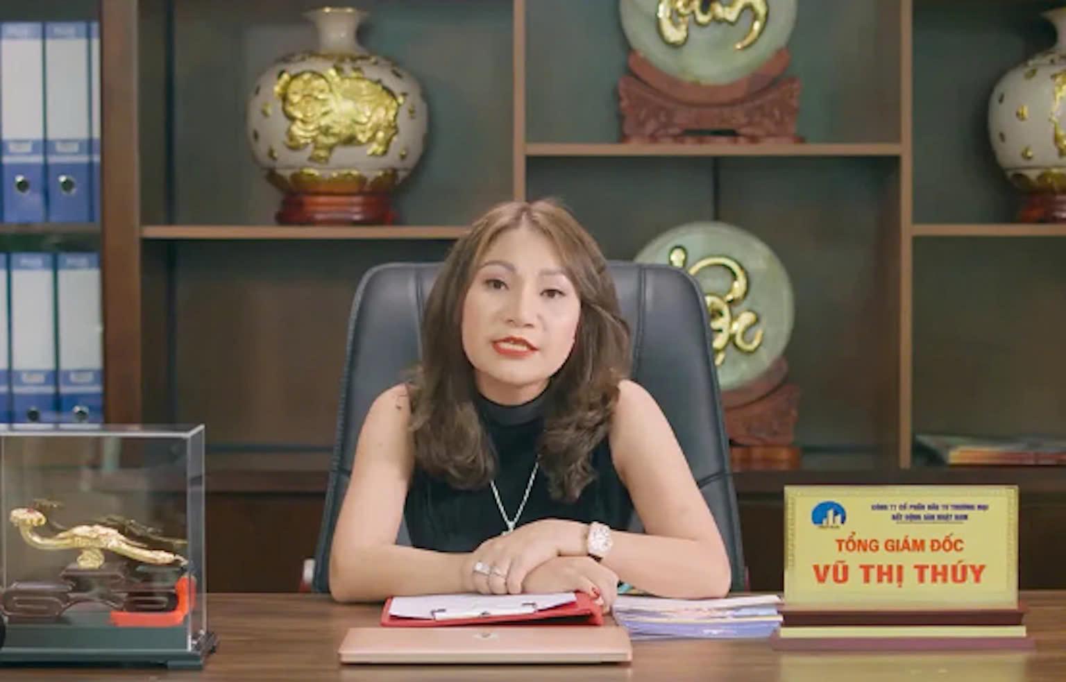 Phía sau hình ảnh hào nhoáng của một nữ doanh nhân - Ảnh 1.