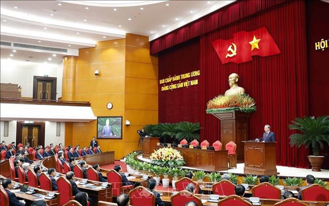 Bộ Chính trị ưu tiên cơ chế đặc biệt với nhân tài quốc gia - Ảnh 2.