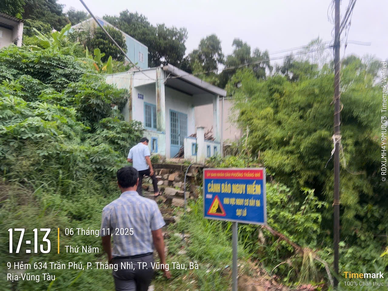 Ngay trong đêm, Vũng Tàu di dời 81 người khỏi khu vực có nguy cơ sạt lở - Ảnh 2.