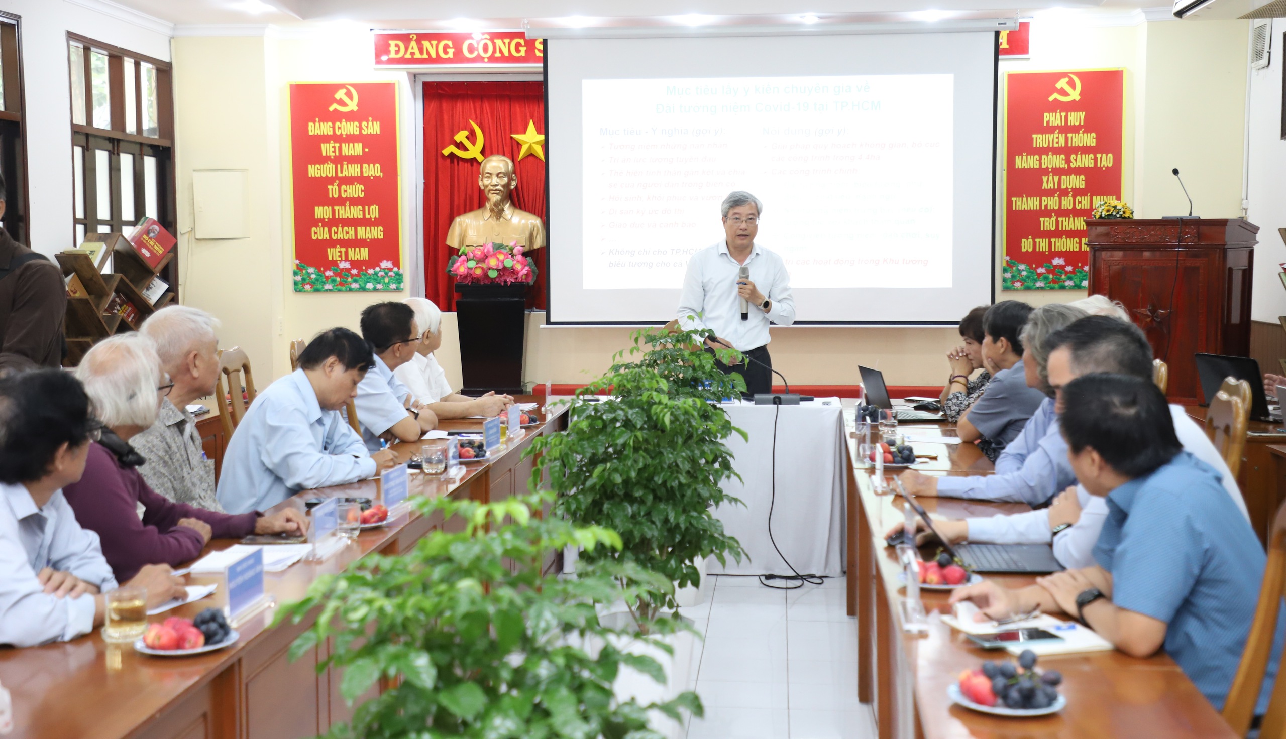 Đài tưởng niệm nạn nhân COVID-19: Nơi ký ức hóa thành sức mạnh - Ảnh 1.