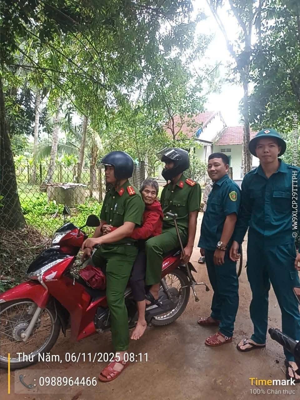 Cận cảnh Công an Gia Lai căng mình di dời dân trước bão số 13 Kalmaegi - Ảnh 4.