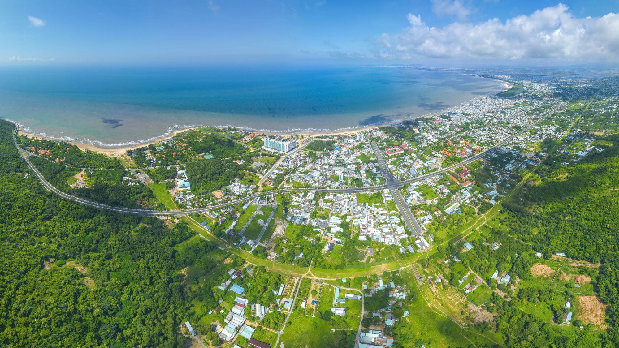 Long Hải - miền biển 300 năm tuổi nhiều tiềm năng chinh phục khách quốc tế - Ảnh 2.