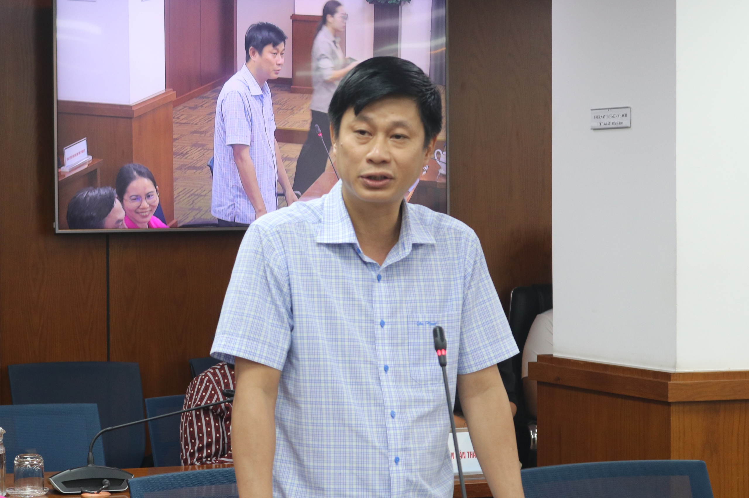 TP HCM cảnh báo triều cường vượt lịch sử, nguy cơ mưa lớn do ảnh hưởng bão Kalmaegi - Ảnh 1.