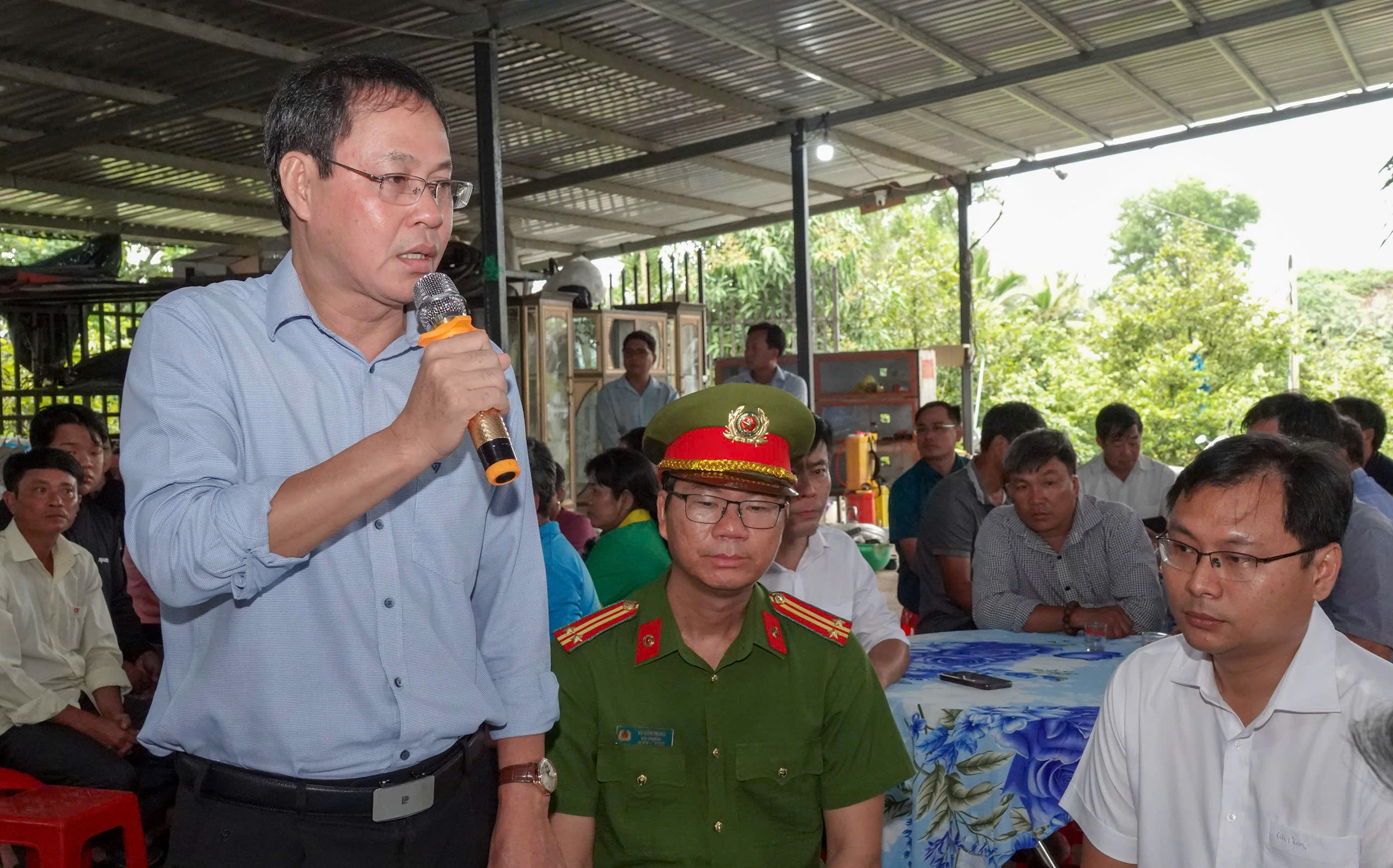 Lãnh đạo TP HCM thăm làng mai Bình Lợi ngập do triều cường - Ảnh 6.