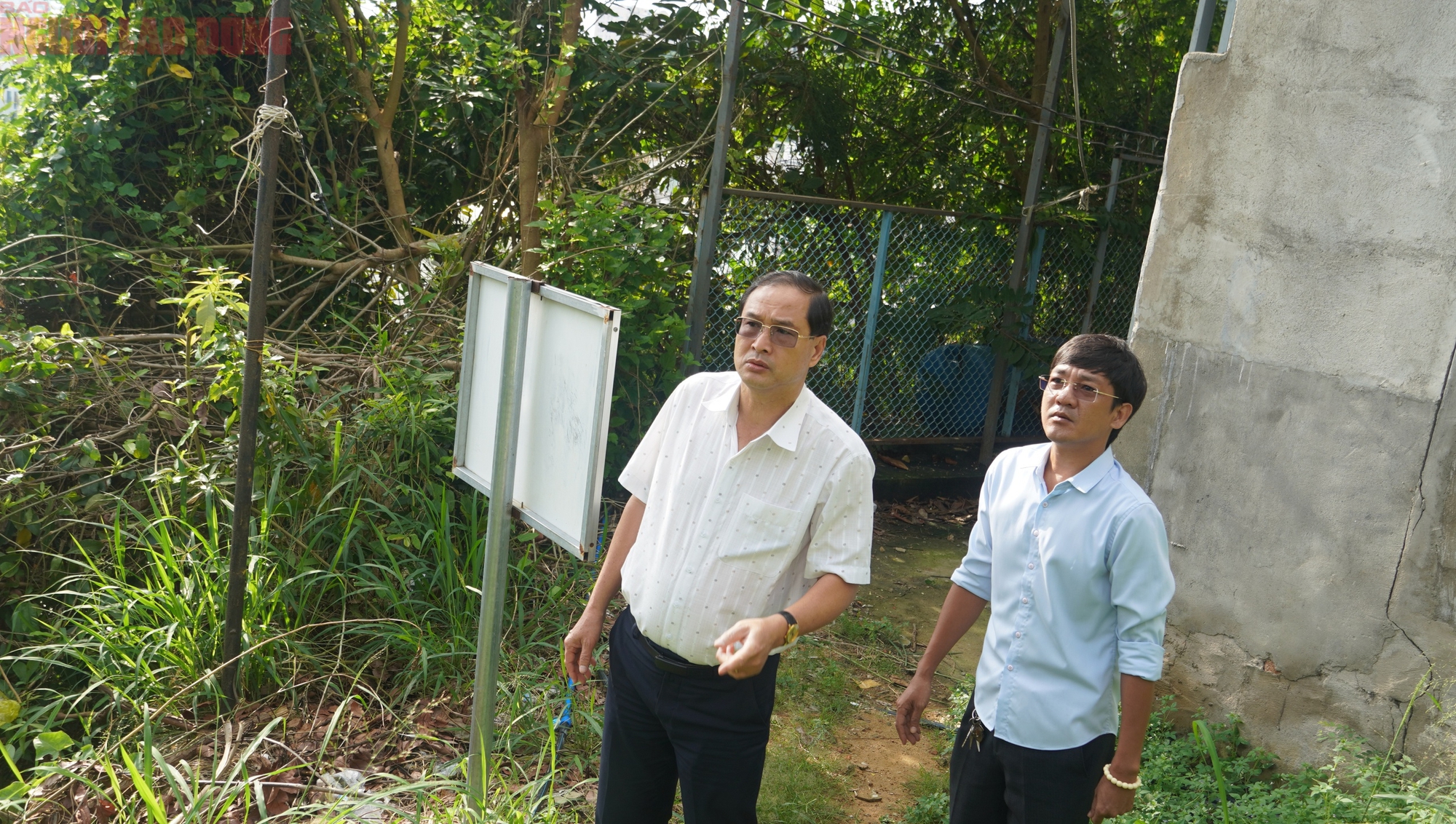 Cận cảnh khu vực nguy cơ sạt lở khiến 81 người ở Vũng Tàu phải di dời trong đêm - Ảnh 7.