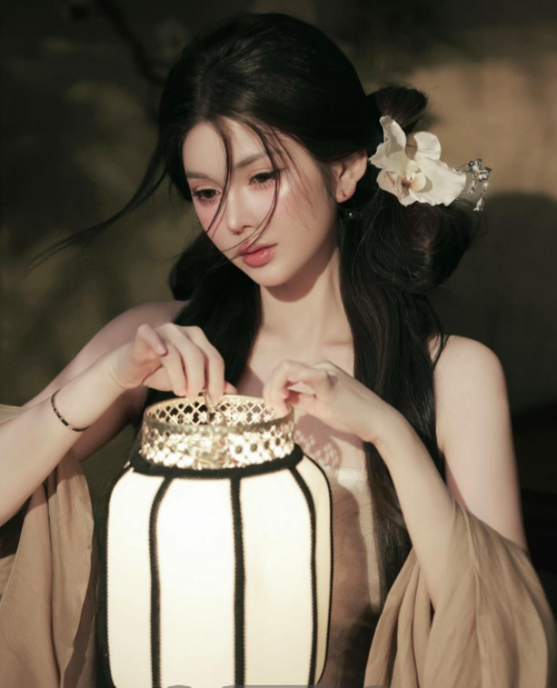 Ella Mây: "Lắng nghe là cách hiểu và giúp đỡ người khác" - Ảnh 3.