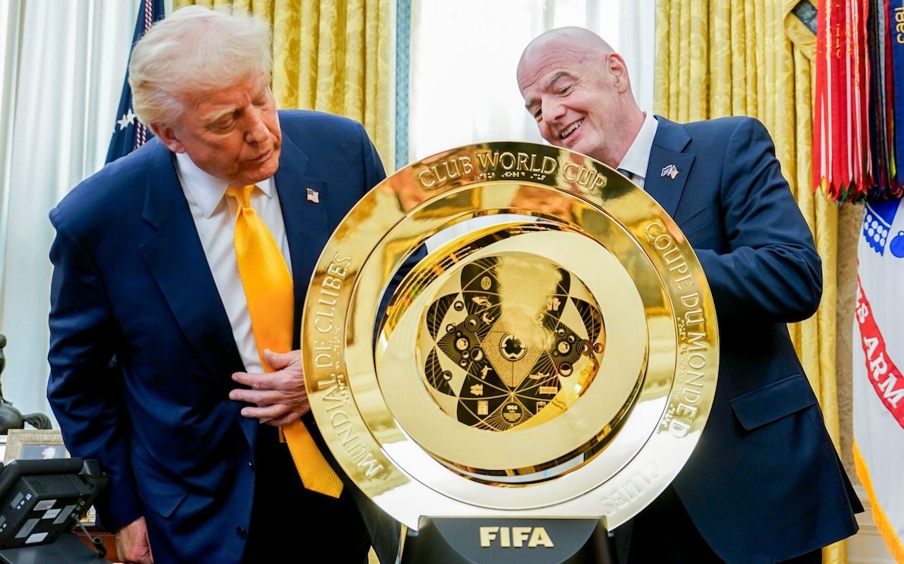 Chủ tịch FIFA Gianni Infantino, có thể bị điều tra vì phát biểu ủng hộ ông Trump - Ảnh 1.