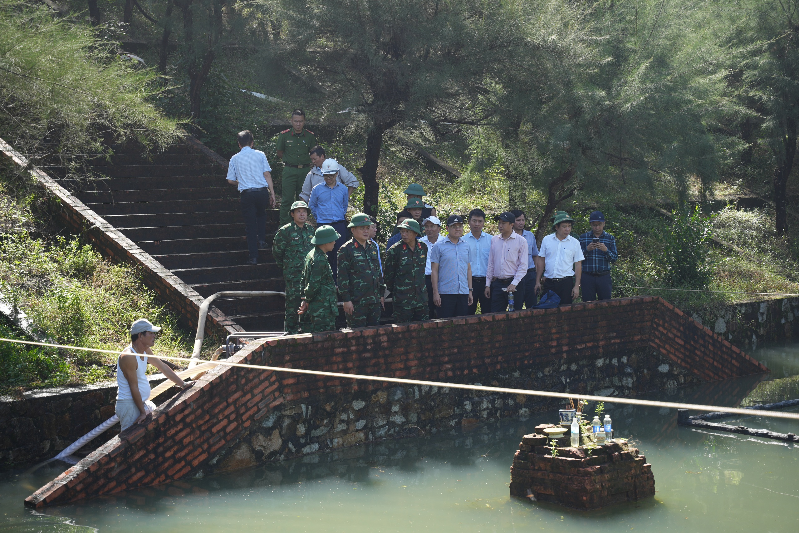 Tháp Chăm cổ ngập úng, Phó Chủ tịch Huế gay gắt nhắc trách nhiệm - Ảnh 1.