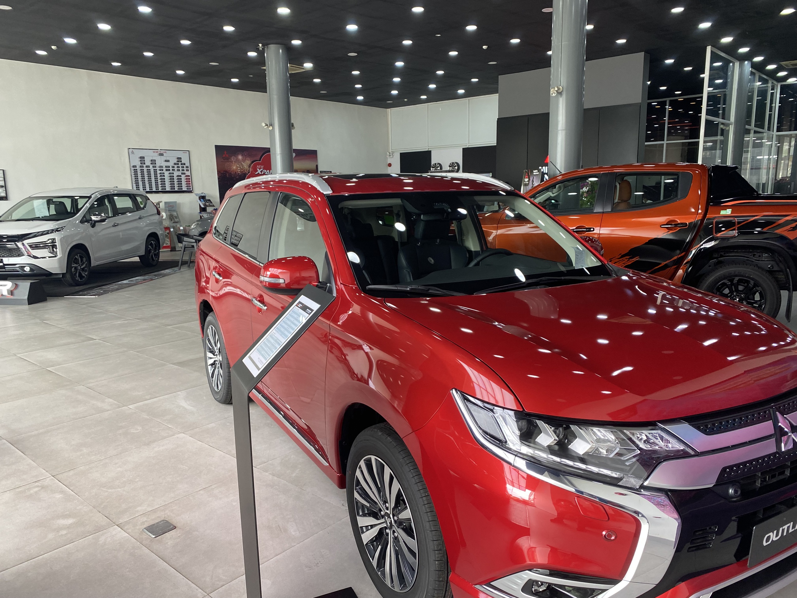 Xe bán tải giảm giá mạnh từ 50 triệu đồng , cơ hội mua xe tiết kiệm - Ảnh 5. Xe bán tải giảm giá mạnh từ 50 triệu đồng , cơ hội mua xe tiết kiệm - Ảnh 5.