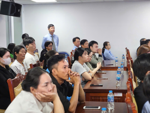 Școli profesionale pustii, restanțe salariale nesfârșite (*): Un imbold pentru a reveni și a ieși din comun - Foto 1. Trường nghề hoang tàn, nợ lương triền miÊn (*): Cú hích để hồi sinh, bứt phá - Ảnh 1.