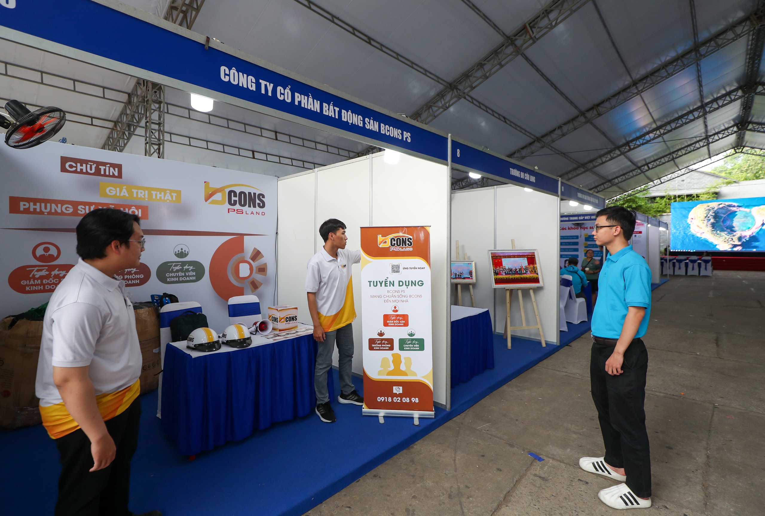 Không khí rộn ràng trước ngày khai mạc Job Link 2025 - Ảnh 2.