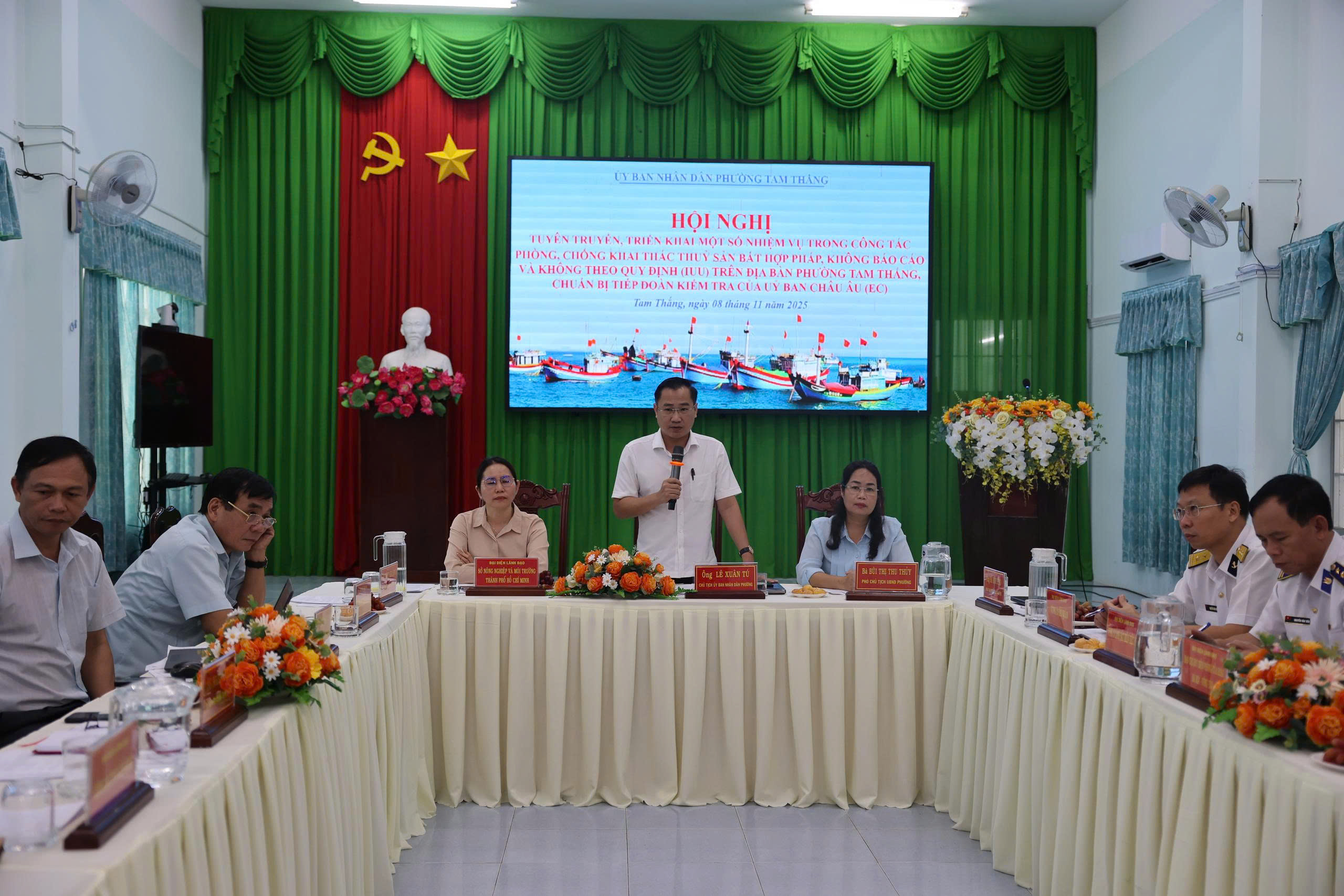 TP HCM Đẩy mạnh tuyên truyền chống khai thác thủy sản bất hợp pháp cho ngư dân - Ảnh 1.