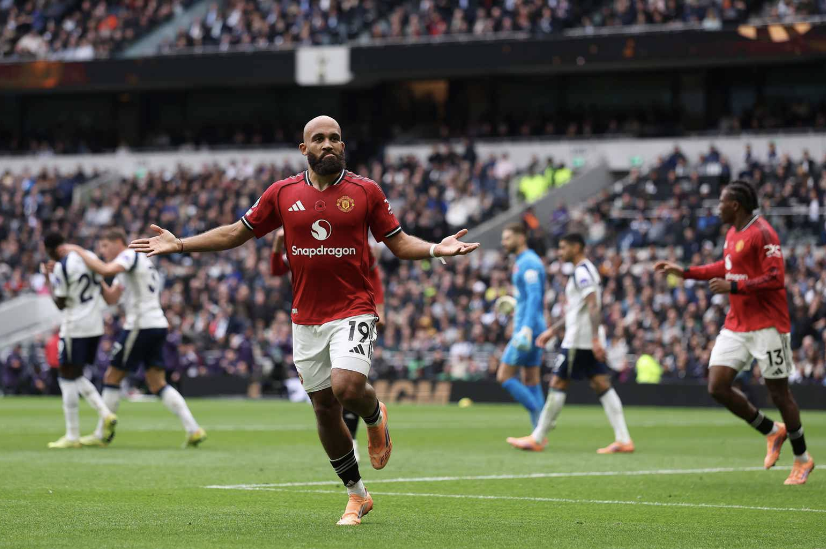 Bùng nổ bàn thắng phút bù giờ, Tottenham rơi chiến thắng trước Man United - Ảnh 2.