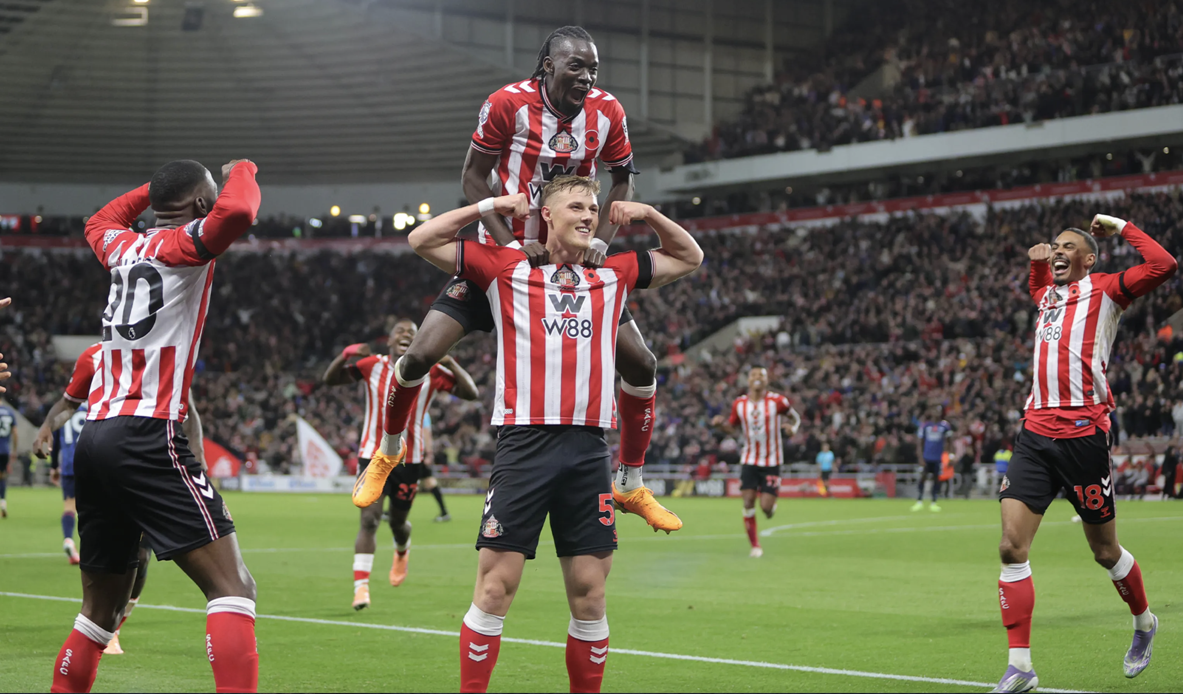 Sunderland quả cảm, Arsenal đánh rơi chiến thắng phút bù giờ - Ảnh 1.