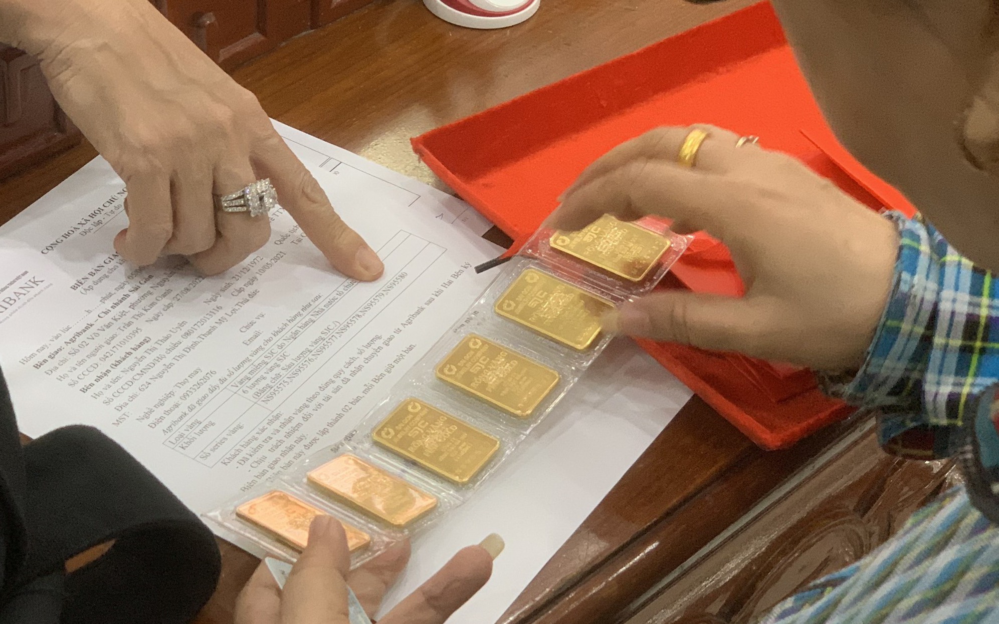 Giá vàng hôm nay 8-11: Tăng vọt trở lại - Ảnh 2.