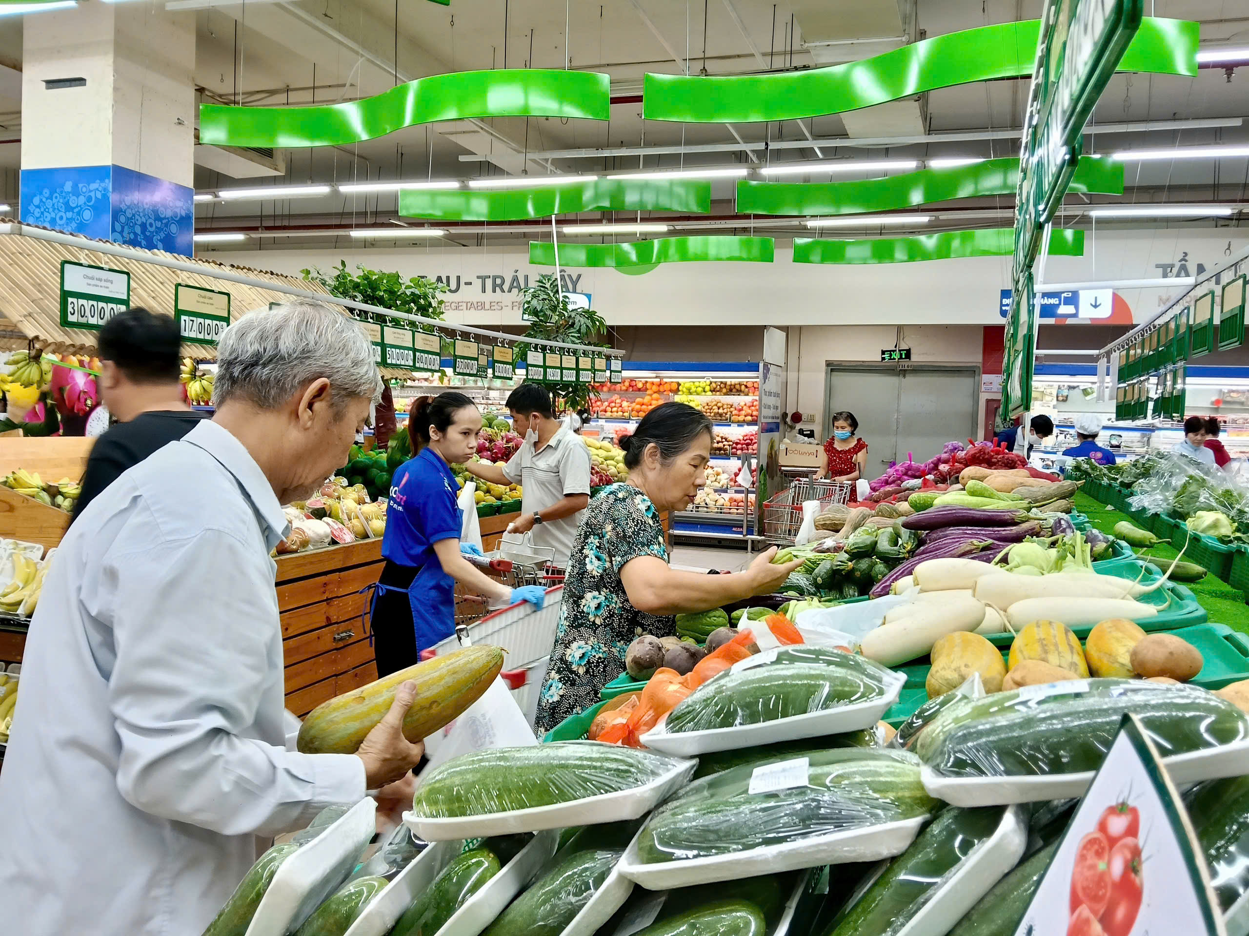 Giá rau xanh tại Đà Nẵng tăng gấp 2 - 3 lần sau mưa lũ , nguồn cung khan hiếm - Ảnh 6.