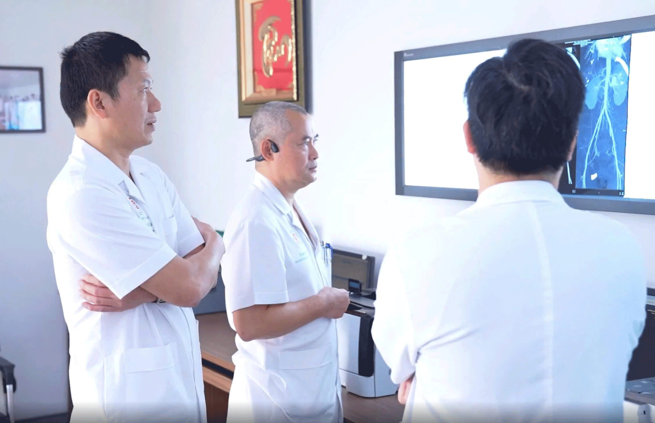 Hai bác sĩ cùng tên và ca mổ lịch sử - Ảnh 2.