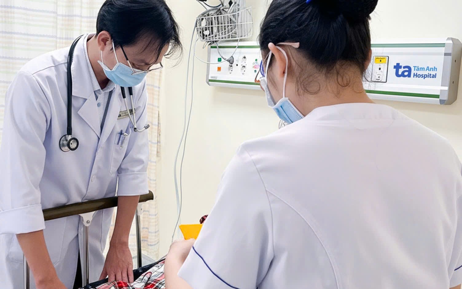 Thông tin ban đầu vụ nghi ngộ độc tại phường Đông Hưng Thuận, TP HCM - Ảnh 2.