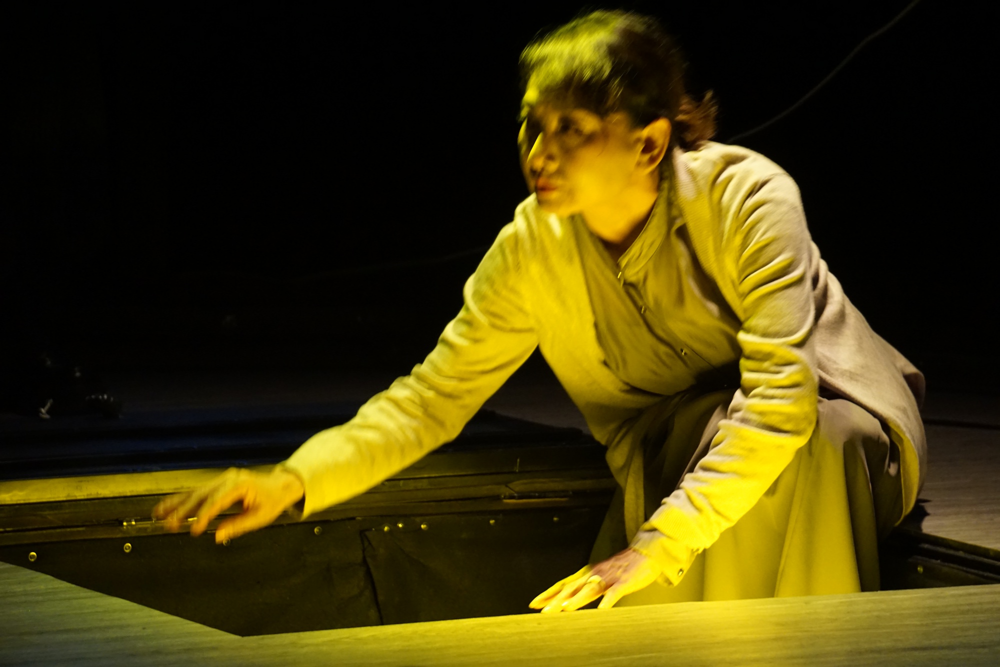 Mỹ Uyên, Chinh Ba vỡ òa hạnh phúc khi đông đảo khán giả cổ vũ vở "Ảo quan" - Ảnh 1.