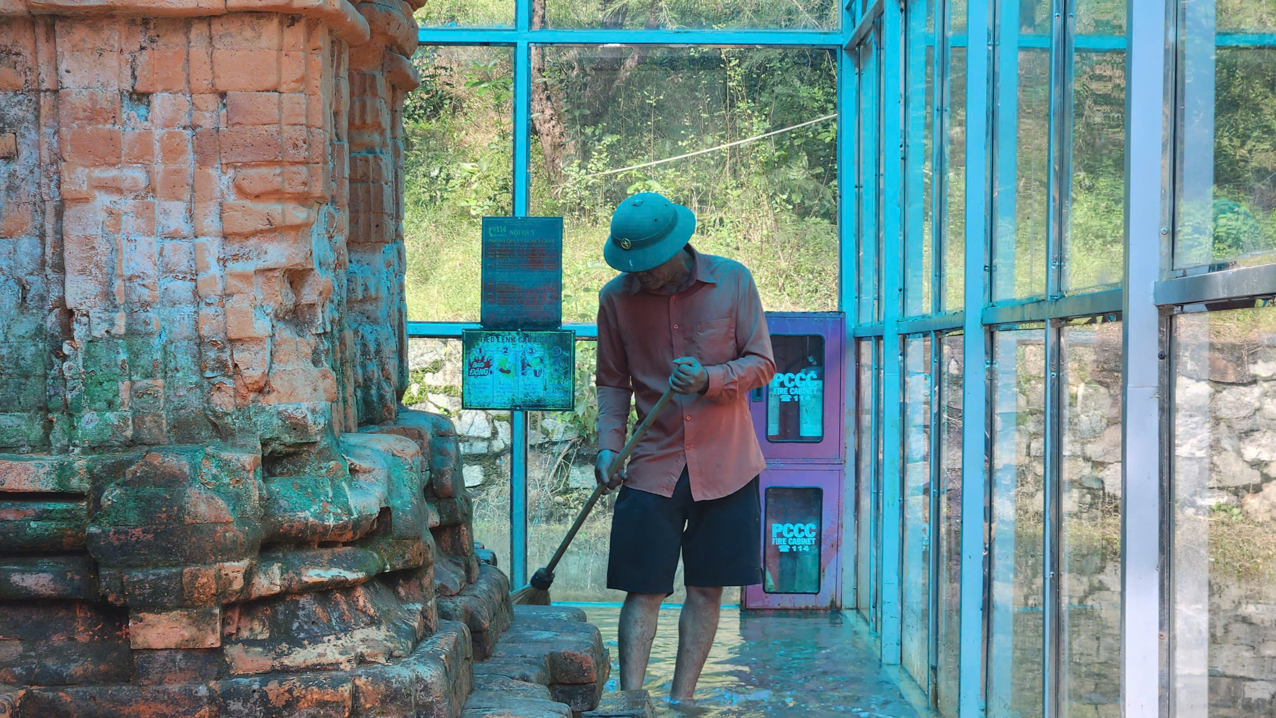 Bị Phó Chủ tịch TP Huế phê bình, cuộc "giải cứu" tháp Chăm hơn 1.200 năm tuổi ra sao? - Ảnh 2.