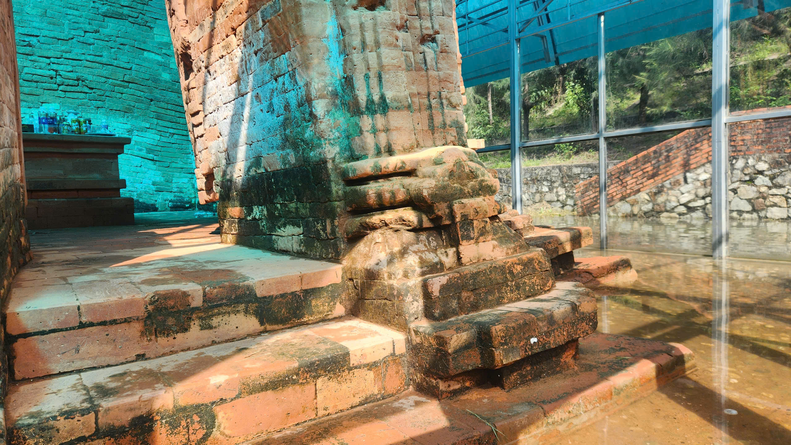 Bị Phó Chủ tịch TP Huế phê bình, cuộc "giải cứu" tháp Chăm hơn 1.200 năm tuổi ra sao? - Ảnh 3.