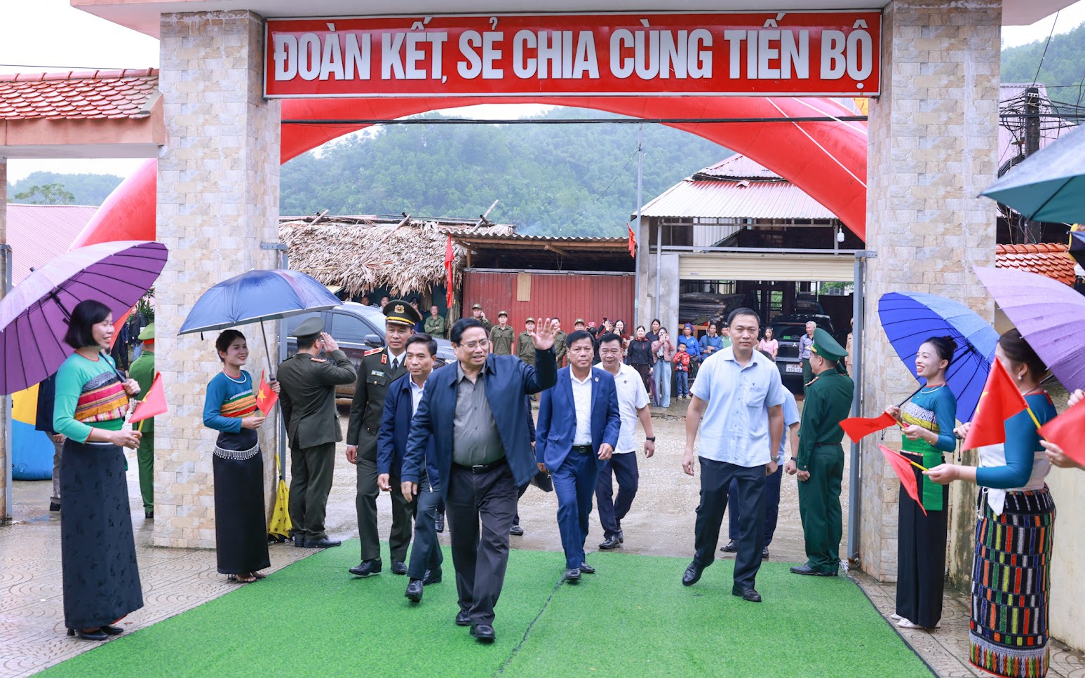 Đắk Lắk khởi công Trường nội trú mang lại cơ hội học tập cho học sinh vùng biên - Ảnh 3.