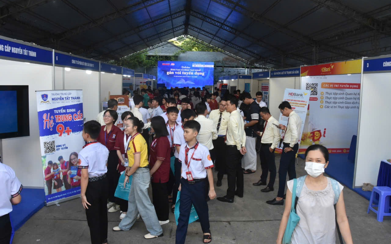 Những gian hàng độc đáo tại Job Link 2025 - Ảnh 2.