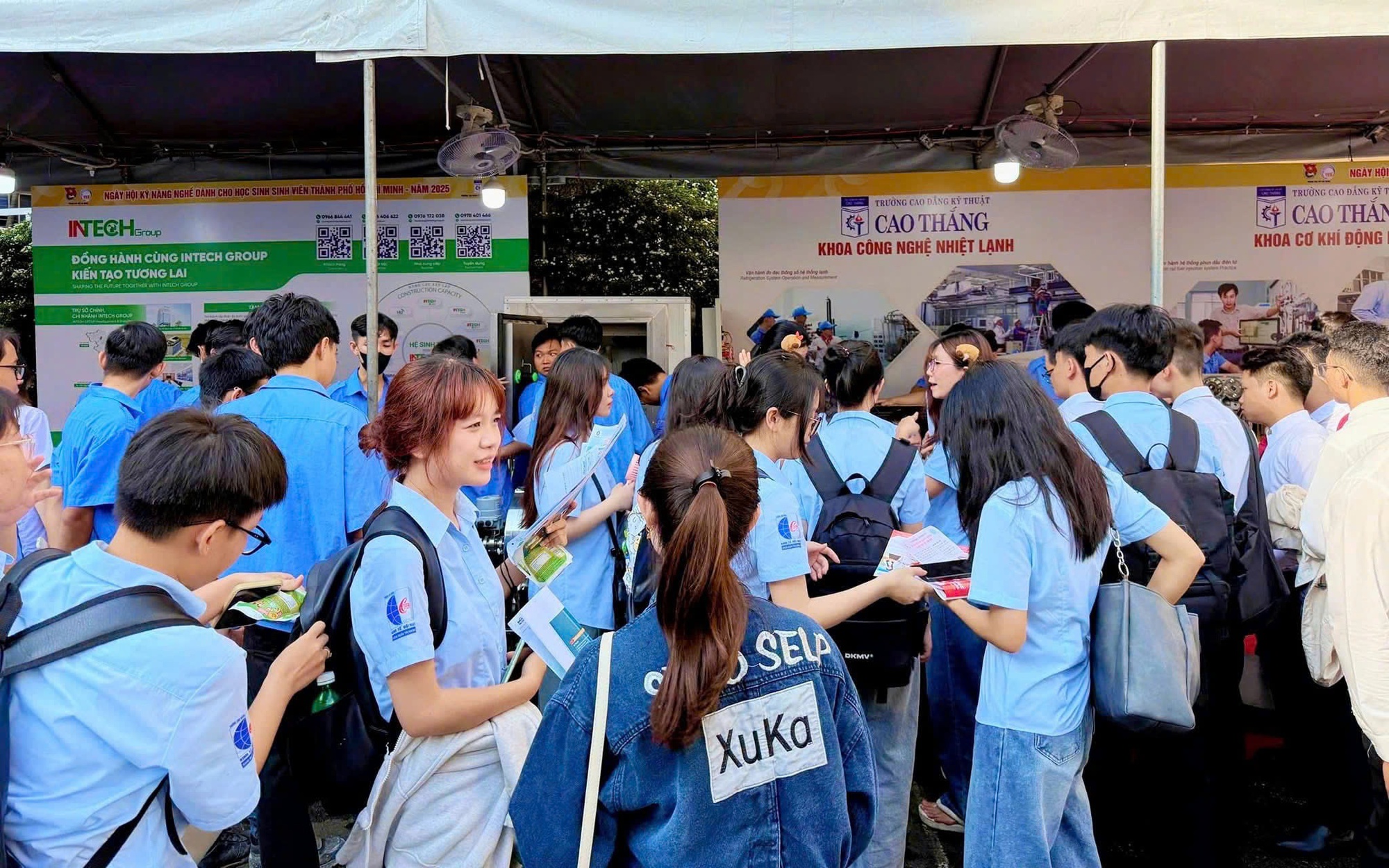 AI chưa cướp việc l&agrave;m, thậm ch&iacute; đang&hellip; thu&ecirc; con người - Ảnh 3.