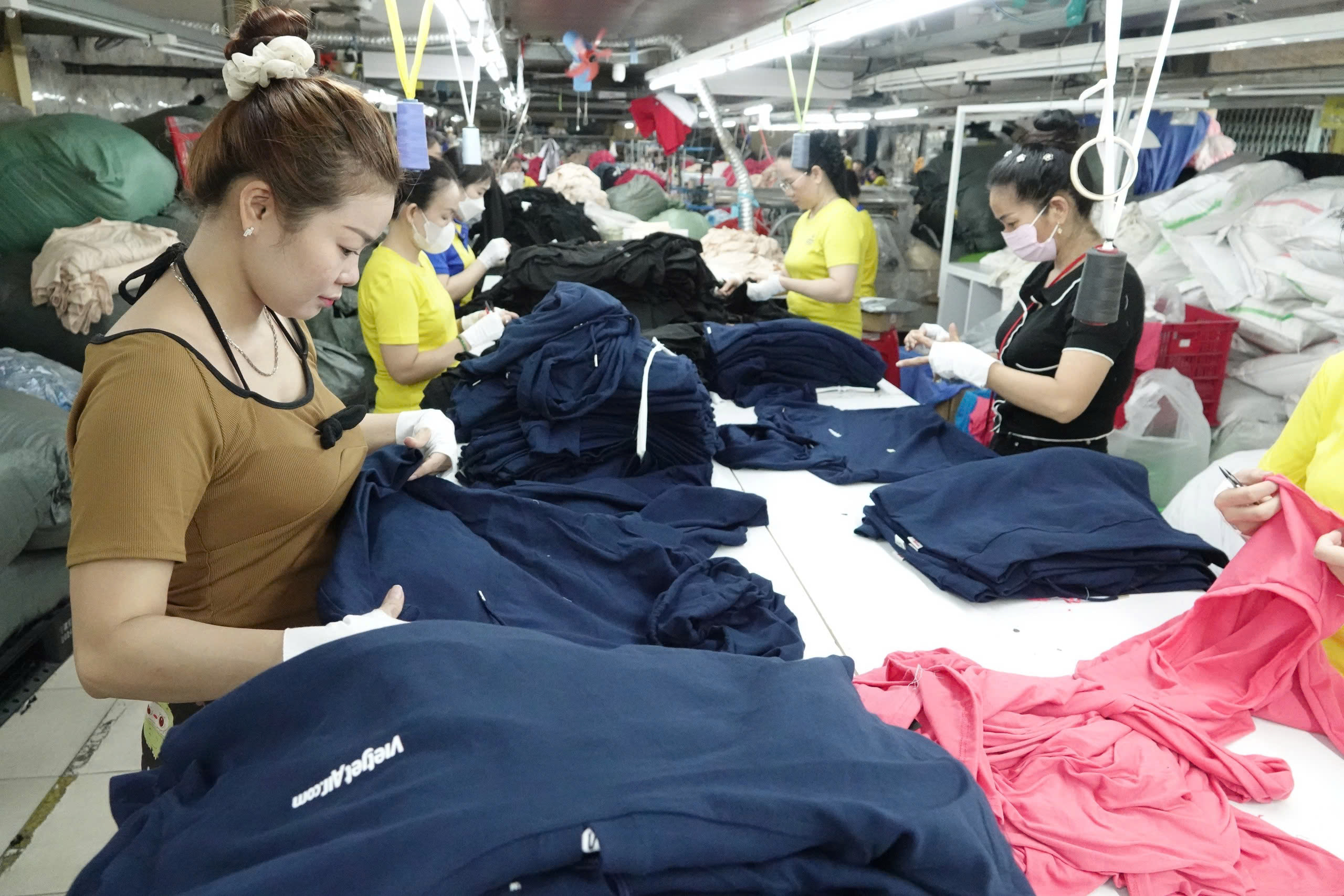 Tiền thưởng lễ, Tết c&oacute; phải nộp thuế thu nhập c&aacute; nh&acirc;n? - Ảnh 2.