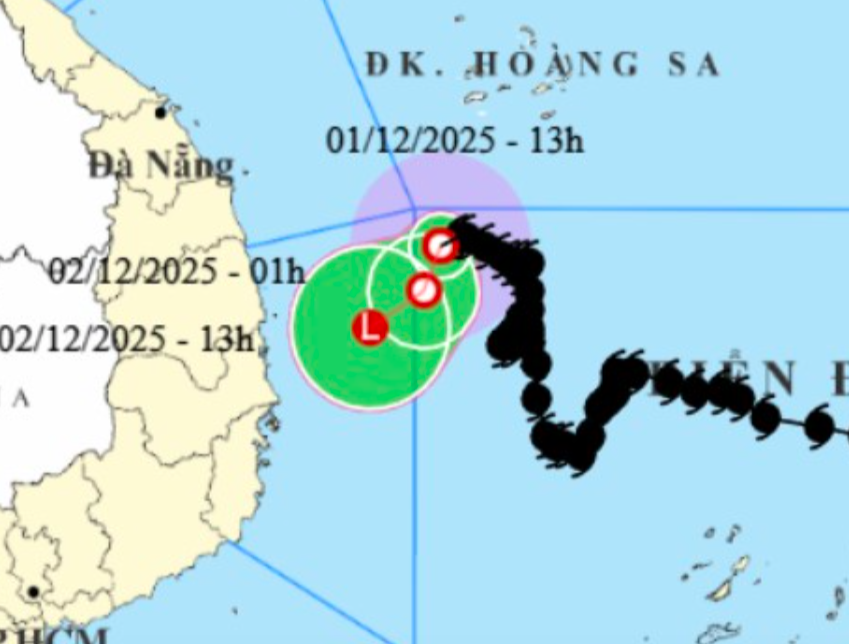 Bão số 15 suy yếu thành áp thấp nhiệt đới, dự báo nhiều tỉnh, thành miền Trung sắp mưa lớn - Ảnh 1.