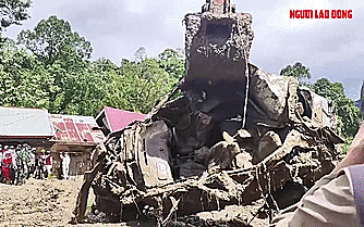 “Hố tử thần” xuất hiện ngay trước mắt người dân Indonesia - Ảnh 2.