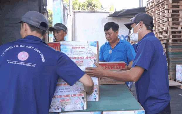 Chương trình “Triệu tập vở cho học sinh vùng bị thiên tai” đến với Gia Lai - Ảnh 1.