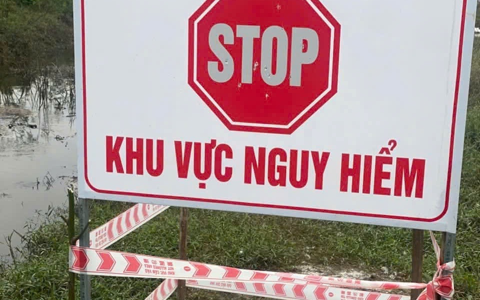 Phát hiện đạn pháo chưa nổ , người đàn ông giao nộp cho công an xã Tuy An Nam - Ảnh 2.