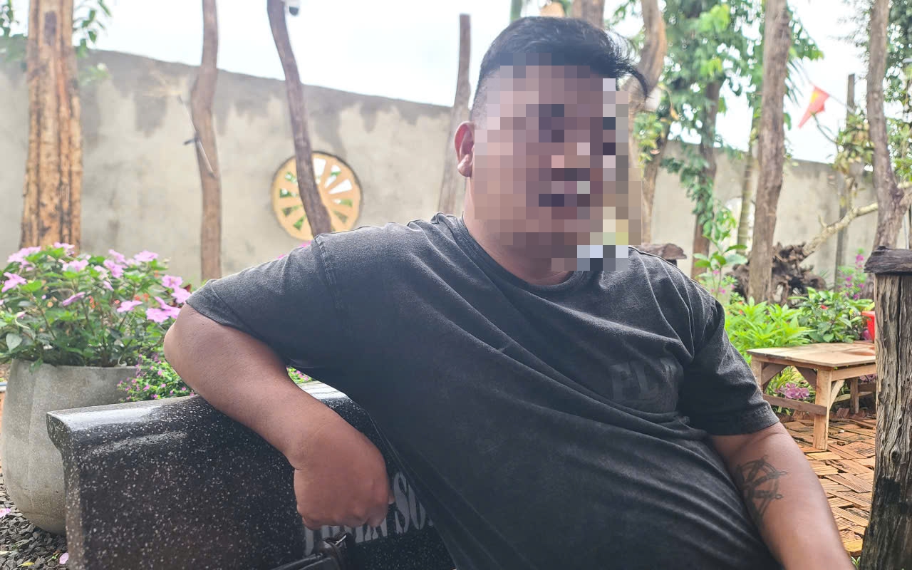 Nghi vấn cha xích nhốt con , bỏ đói Hai bé gái ở Đắk Lắk gây phẫn nộ - Ảnh 4. Nghi vấn cha xích nhốt con , bỏ đói Hai bé gái ở Đắk Lắk gây phẫn nộ - Ảnh 4.