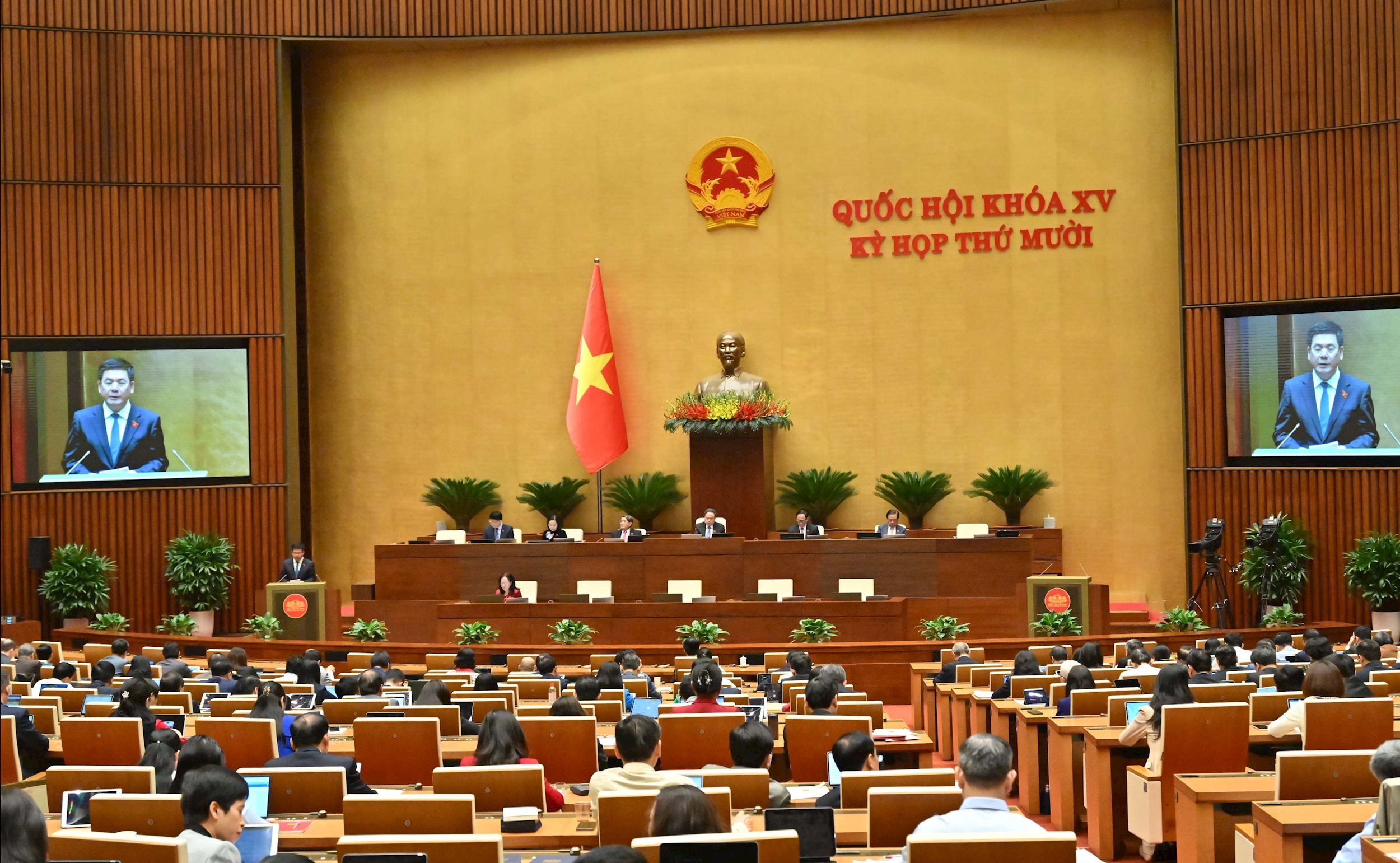 Người livestream bán hàng phải định danh, cấm dùng ngôn ngữ, trang phục trái đạo đức - Ảnh 1. Người livestream bán hàng phải định danh, cấm dùng ngôn ngữ, trang phục trái đạo đức - Ảnh 1.