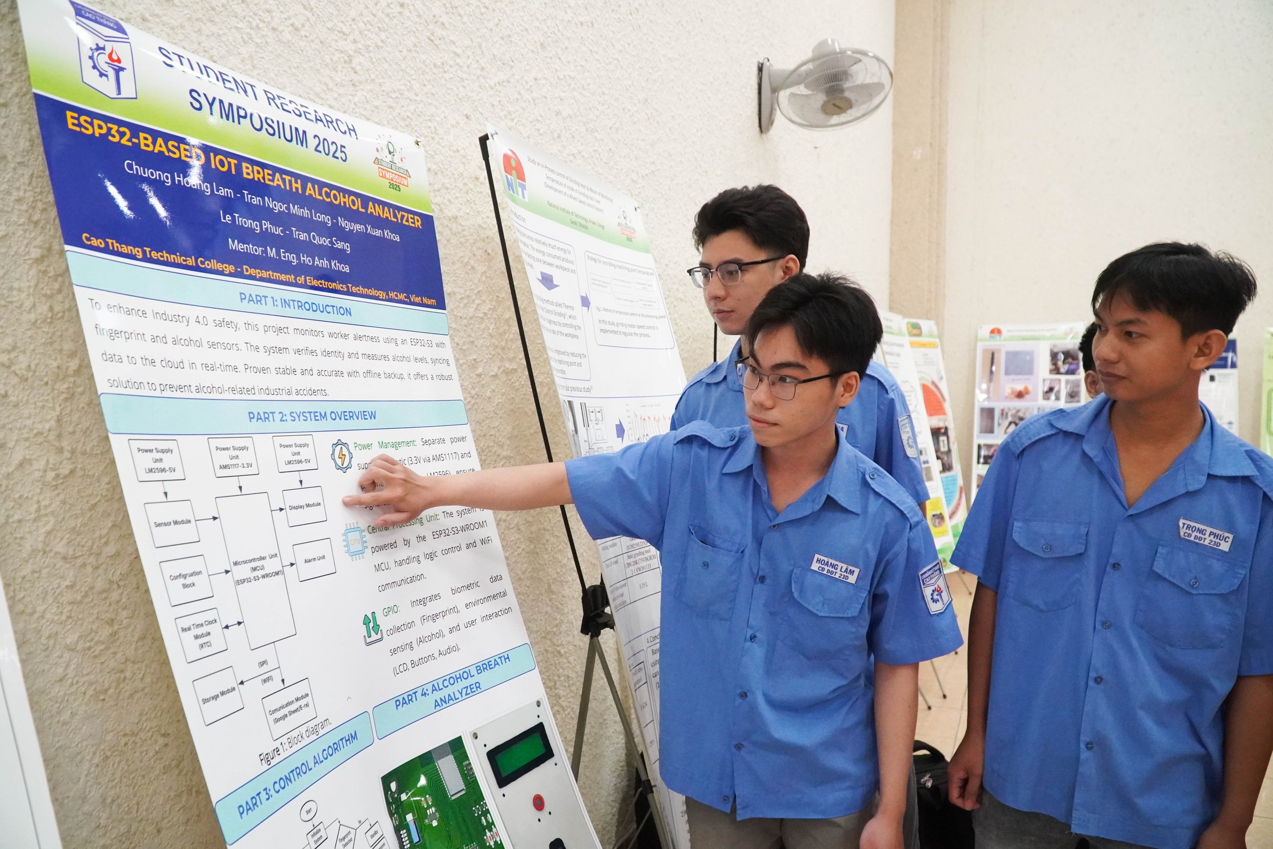 Giáo sư Nhật khuyên sinh viên đừng sợ mắc lỗi khi giao tiếp tiếng Anh - Ảnh 3.