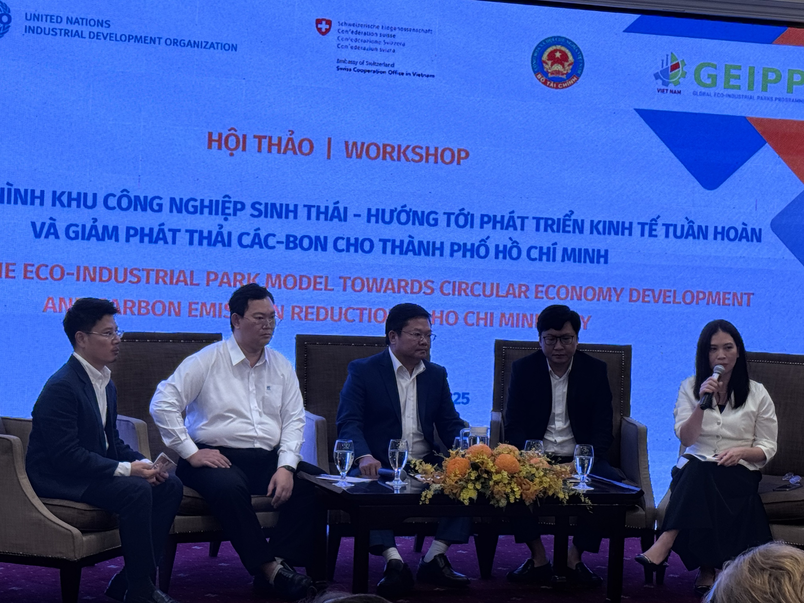 Doanh nghiệp còn ngại chuyển đổi khu công nghiệp sinh thái - Ảnh 1.