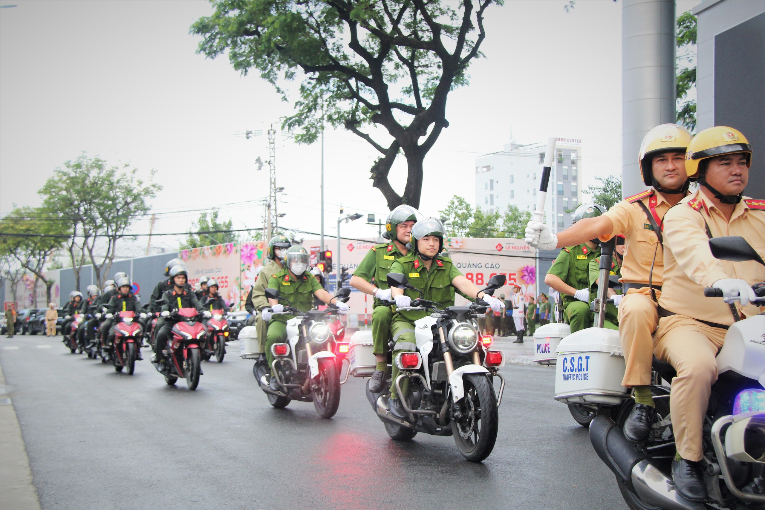 Công an Đà Nẵng ra quân cao điểm bảo đảm an ninh trật tự trước các sự kiện trọng điểm - Ảnh 7. Công an Đà Nẵng ra quân cao điểm bảo đảm an ninh trật tự trước các sự kiện trọng điểm - Ảnh 7.